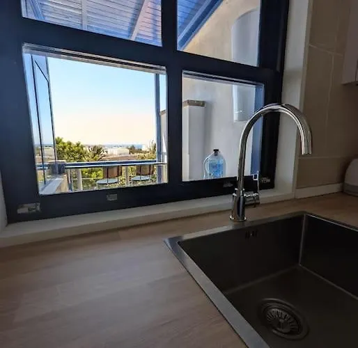 Ocean View Apartment *